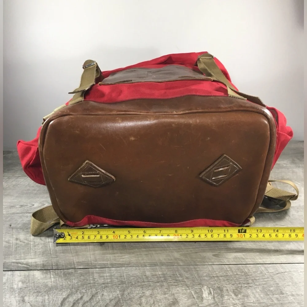 JanSport Red Canvas Leather Bottom Backpack Hiking Ruck Bag Day Pack Made in USA